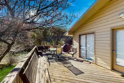 Image de Fantastic mountain home with fast WiFi, deck, stunning views, grill & game room