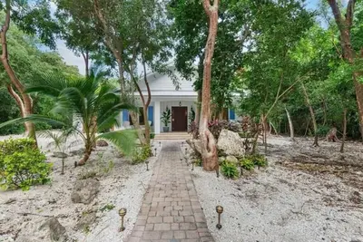 Image de Beautiful New Pool Home located in a gated community in the Heart of Islamorada.