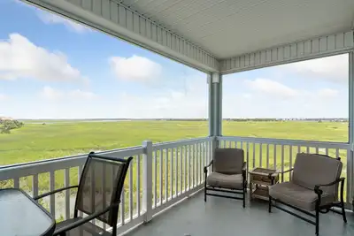 Image de Marshwinds 2o! River View Condo with Community Pool - Elevator Access