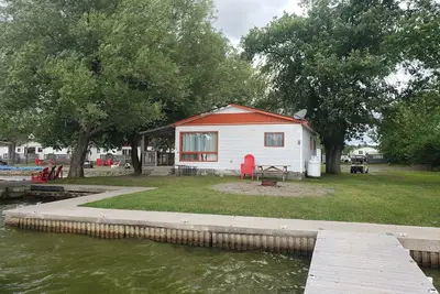 Image de Wood Pecker #12  lake side 4 Bedroom cottage