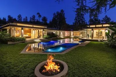 Image de A Mid-century Masterpiece