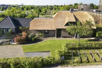Image de 2 luxury holiday cottages in the beautiful Maximapark in Utrecht, Free parking