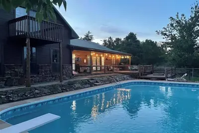 Image de Buffalo River Cabin-privt Pool/Hot Tub/Game Room!
