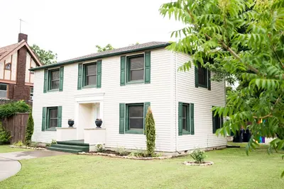 Image de A Tasteful Historic 4 Bedroom Home