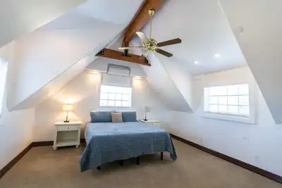 Image de 4 Master Suites - Vineyard Estate Home - Santellan Vineyards