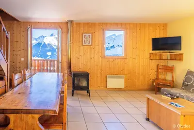 Image de Chalet Duplex Charmant | Sauna | Près des Pistes