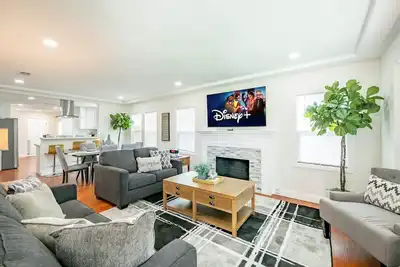 Image de Alhambra 4 Bed home near Dtla w\/Parking
