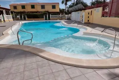 Image de 3-storey bungalow in Maspalomas Relaxation, wellness, sun, beach, pool or party