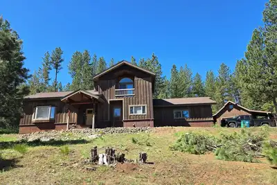 Image de Cheerful 3 Bd cabin with quiet beautiful views.