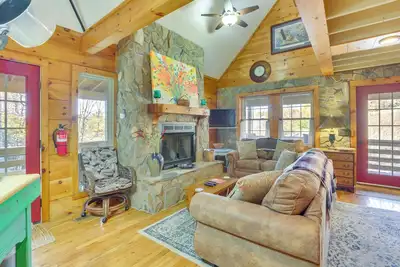 Image de Blue Ridge Mountain Views - Fancy Gap Cabin