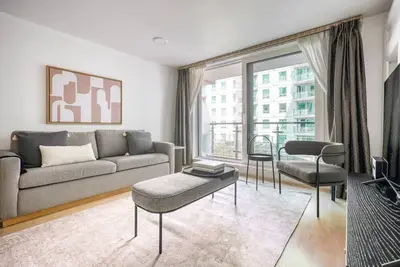 Image de Open Plan Vauxhall 2br w\/ Gym & Balcony, walk to river, by Blueground