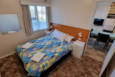 Image de Close to Beach, Harbour Marina, Country Club, Golf Course, Restaurants, Cafes