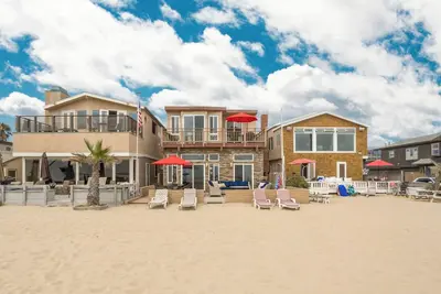 Image de Giant Oceanfront Duplex on 41st w/ Patio on Sand