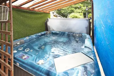 Image de The reunion Pad with a Hot Tub Bar Ev Charger & Karaoke Machine in Birmingham