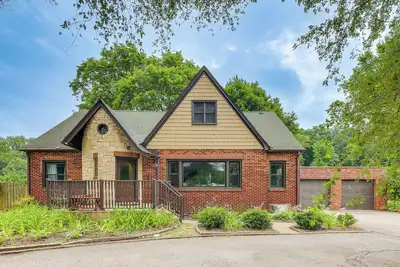 Image de Cozy Abode ~ 3 Mi to Indiana Dunes Nat'l Park