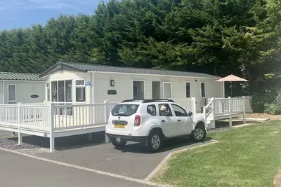 Image de *Modern, spacious ‘home from home’* 10min stroll seafront\/beach\/town.