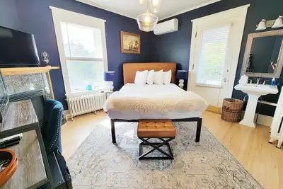 Image de Pilot House Suite Private Patio & Sauna