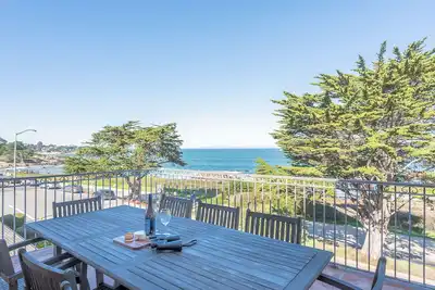 Image de 3860 Escabar Escape - Bay View, Old World Charm