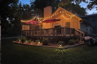 Image de Relaxing Delavan home across street from lake sleeps 10, 4 bedrm. Dogs welcome!