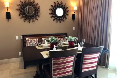 Image de 100 m Ocean front Luxury condo with golf access