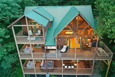 Image de Views For Miles! ~ Hot Tub~ Pool Table~Poker Table