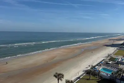 Image de Direct Oceanfront Luxury Condo: Sleeps 8 w/Pool, Spa, Fitness