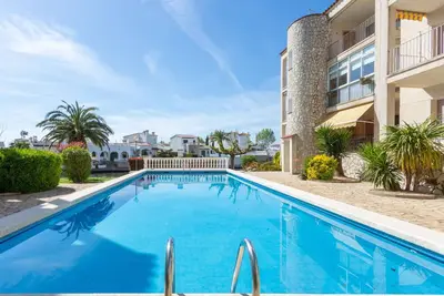 Image de Confortable appartement pour 4 personnes avec climatisation, Wifi, piscine, Tv, balcon et parking