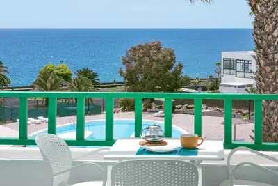Image de Lanzahost “Tuscan al Mar” – spectacular sea views