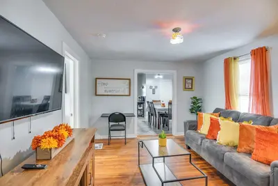 Image de Downtown Brockton Apt < 1 Mi to Local Dining