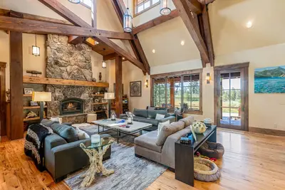 Image de Snowdrift Oasis at Lahontan - Luxury 6br Retreat, Hot Tub
