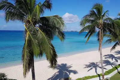 Image de Seven Mile Beach 1 Bedroom Condo, Waterfront! 2 paddleboards included