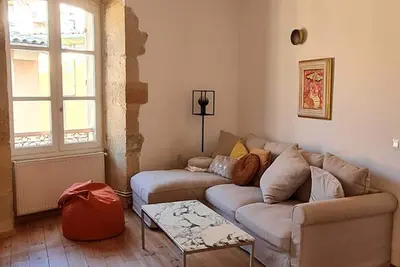 Image de (Nouveau! ) Emplacement unique, appart T3 lumineux, juste rénové