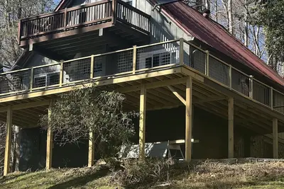 Image de “Lazy Elk Hideaway”… Come Relax with the elk indigenous to the area! ! !