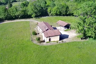 Image de Ancienne ferme restaurée, climatisée, au calme. <br>