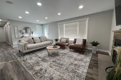 Image de Charming 5 Br home centrally located in Slc area!