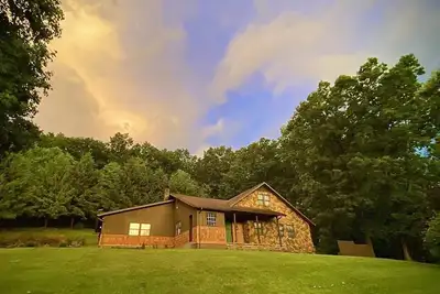 Image de Whispering Pines Retreat-Newly Renovated Countryside Home