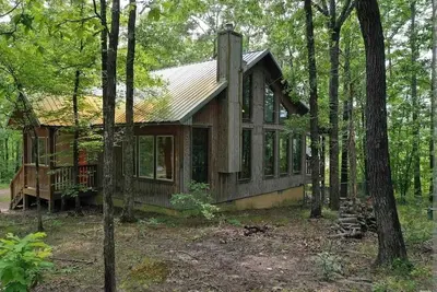 Image de Cozy 3-bedroom Cabin in the Woods - No Cleaning Fee