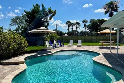 Image de Relaxing escape near coastal charm