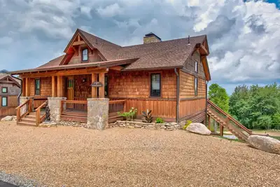 Image de Lucky 7 at Eagles Nest - long range views, large deck, fire pit, walk to tennis