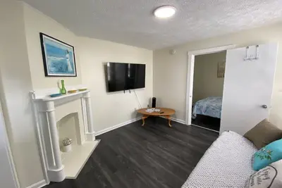 Image de 4 min walk to the beach. Large 1bd Pets Ok