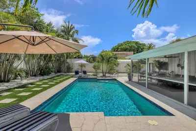 Image de Newly remodeled beach house by Lido Beach and private pool