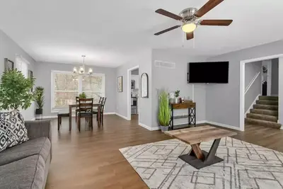 Image de Spacious 3 Bed Home near Downtown & Airport (Family friendly! )