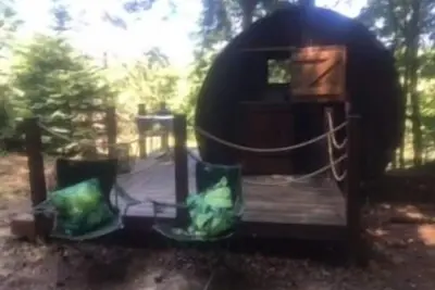 Image de Unique & serene 1-Bed Cabin close to Domfront