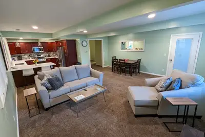 Image de Entire guest house: walk to Cmu, close to casino!