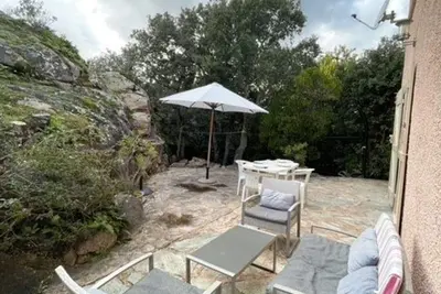 Image de Maison à deux pas de la plage avec grande terrasse et 6 couchages à Porto-Vecchio