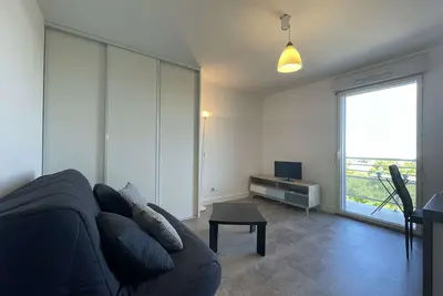 Image de Appartement 2 pièces avec balcon, proche gare et commerces, parking privé, ménage inclus, La Rochelle