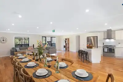 Image de Sutton Forest Retreat - Sophie's Farmhouse