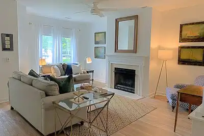Image de Stylish Executive Retreat 3 bedroom 2. 5 bath