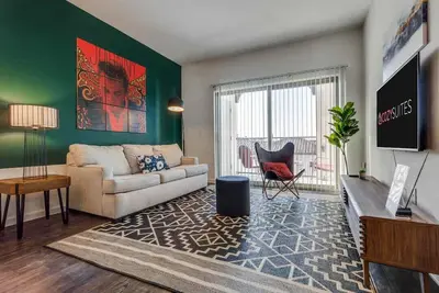 Image de Astonishing CozySuites on I-35 with pool and parking 07