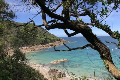 Image de Maison de ville à 10 mntes des plages, du centre ville, de la gare!